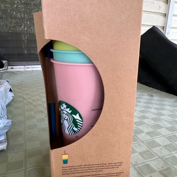 STARBUCKS Color changing reusable cold cups Sold out in minutes - Picture 4 of 8